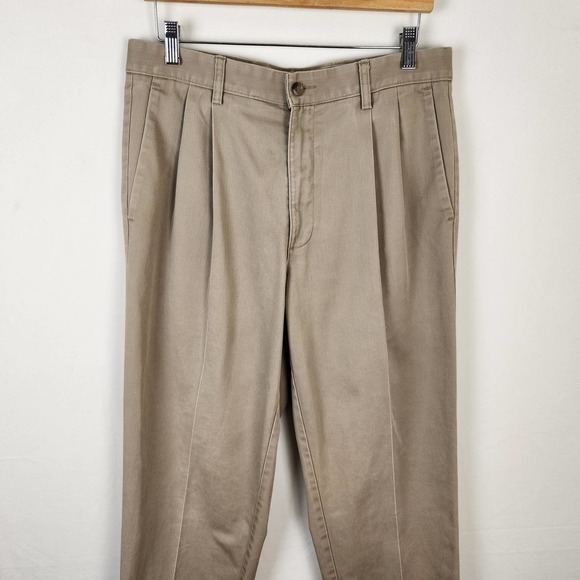 Dockers Pleated Khaki Pants 32 x 32 - Picture 7 of 11